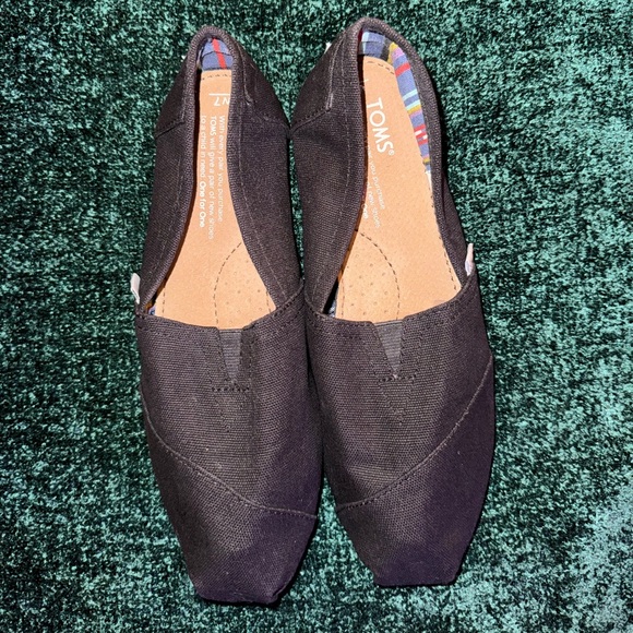 Black Toms - Picture 1 of 5